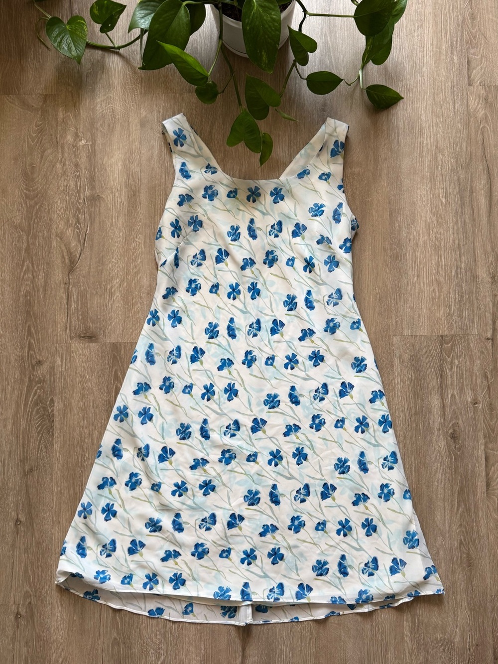 VTG 90’s Ann Taylor White and Blue a formal Print Midi Dress